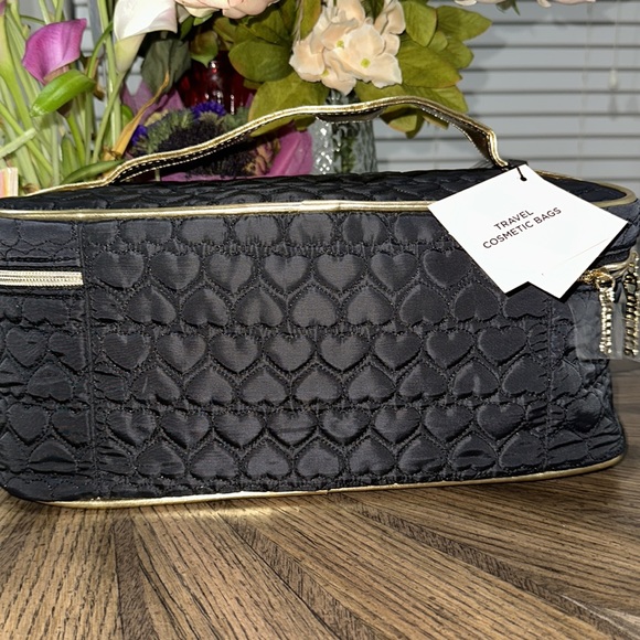 NWT JUICY COUTURE bag 🖤✨ ❤️‍🔥❤️‍🔥❤️‍🔥HOST PICK ! - Picture 3 of 4